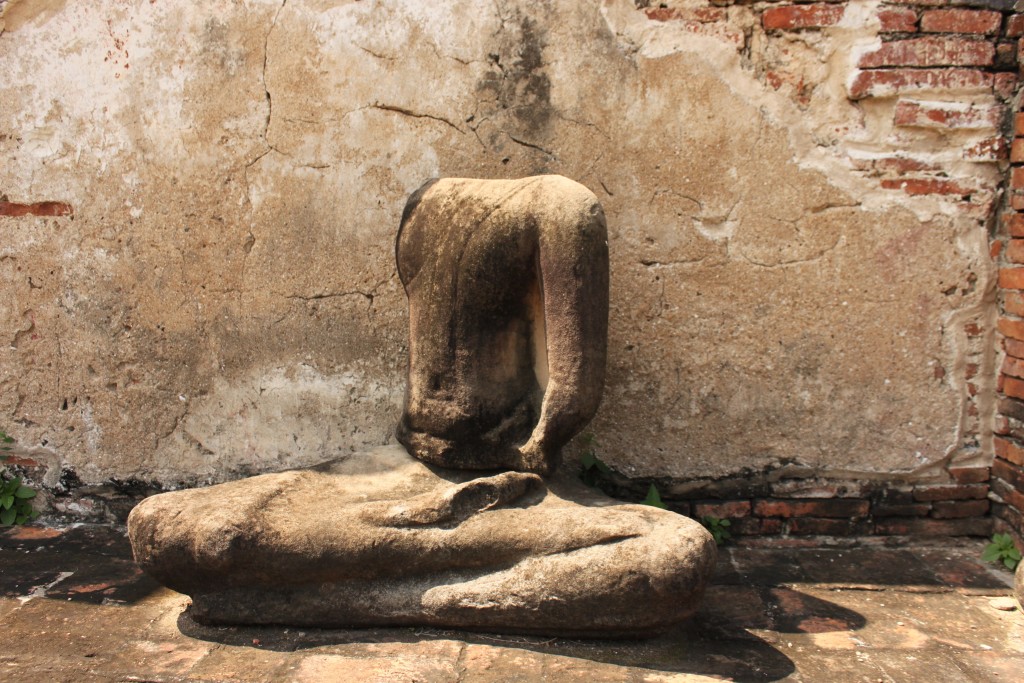 There were many statues with no-heads. I read this was the Burmese army's intentional doings